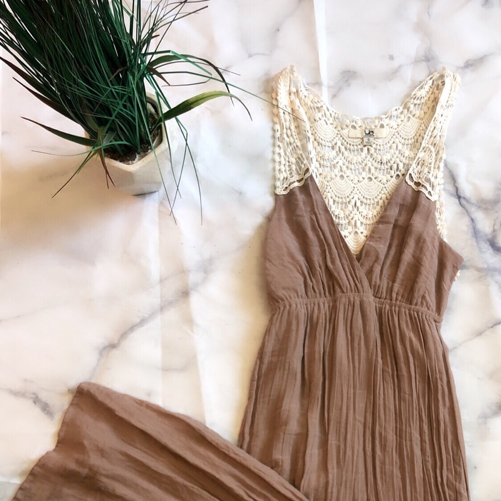 Beige maxi dress with lace detail on back